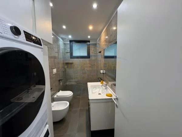 Tirane, jepet me qera apartament 2+1+Ballkon Kati 0, 100 m² 1.700 € (TEG)