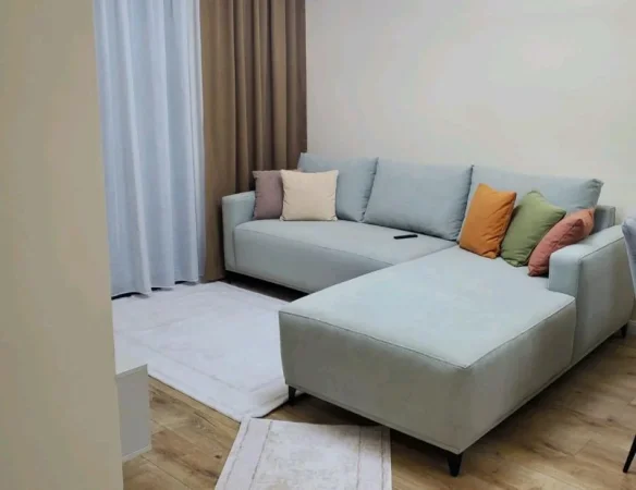 Tirane, jepet me qera apartament 1+1 Kati 3, 67 m² 1.000 € (LIQENI I THATE)