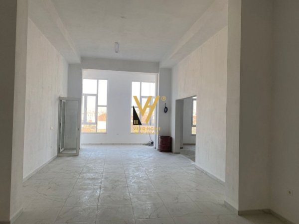 Tirane, jepet me qera ambjent biznesi Kati 1, 160 m² 800 € (KTHESA E KAMZES)