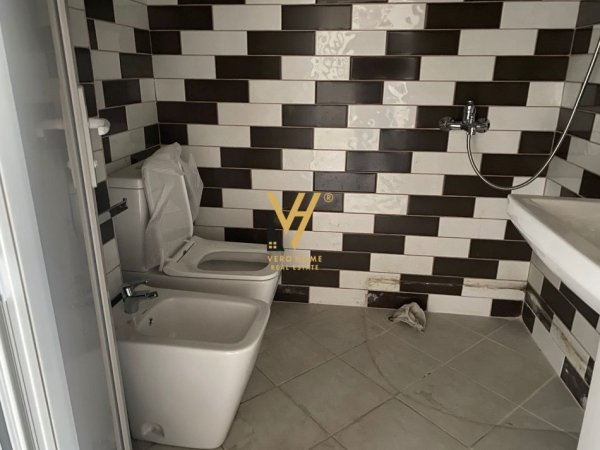 Tirane, jepet me qera ambjent biznesi Kati 1, 160 m² 800 € (KTHESA E KAMZES)