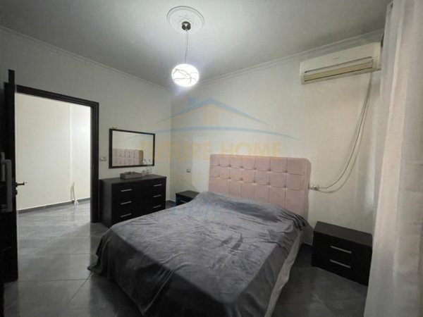 Tirane, jepet me qera apartament 1+1+Ballkon Kati 4, 78 m² 650 € (Liqeni i Thate)