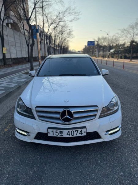 Lezhe, shes makine Mercedes C220 CDI Nafte, e bardhë automatik Kondicioner 7.000 €