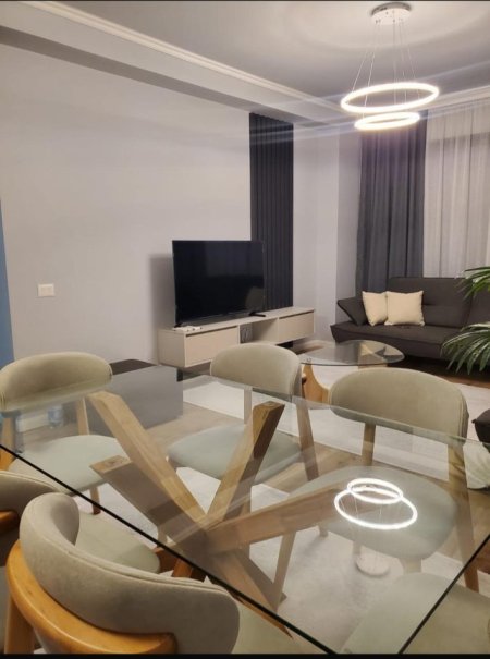 Tirane, jepet me qera apartament 2+1 Kati 3, 116 m² 1.300 € (LIQENI I THATE)