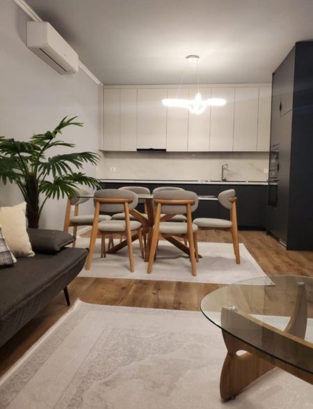 Tirane, jepet me qera apartament 2+1 Kati 3, 116 m² 1.300 € (LIQENI I THATE)