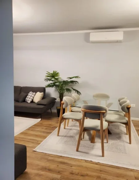 Tirane, jepet me qera apartament 2+1 Kati 3, 116 m² 1.300 € (LIQENI I THATE)