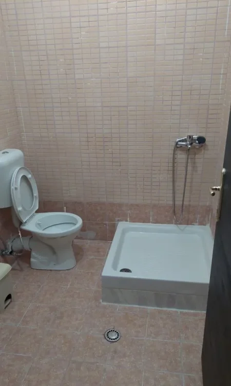 Tirane, jepet me qera apartament 2+1 Kati 8, 104 m² 450 € (Kompleksi Fratari Astir)