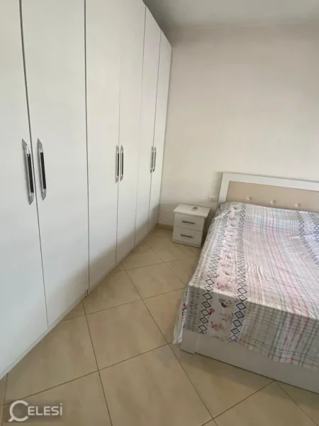 Tirane, jepet me qera apartament 1+1+Ballkon Kati 7, 65 m² 450 € (RRUGA 5 MAJI)