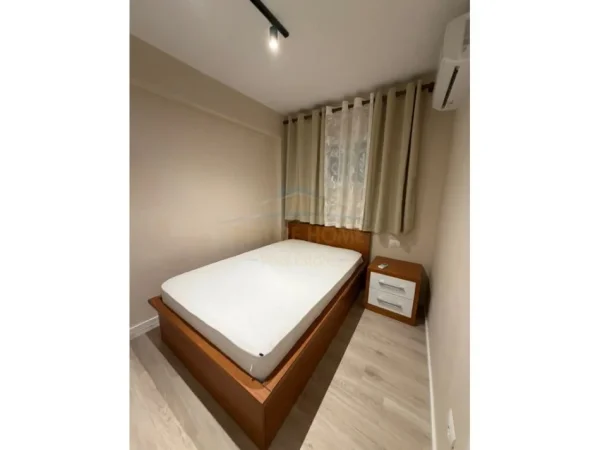 jepet me qera , 550 €