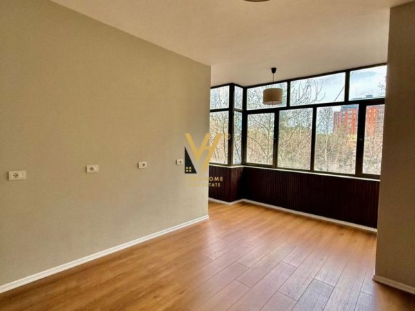 Tirane, jepet me qera zyre Kati 3, 65 m² 700 € (BULEVARDI “BAJRAM CURRI”, GJYAKATA E LARTE)