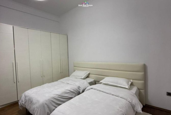 Tirane, jepet me qera apartament 2+1 Kati 4, 120 m² 1.200 € (Rruga e Dibres)