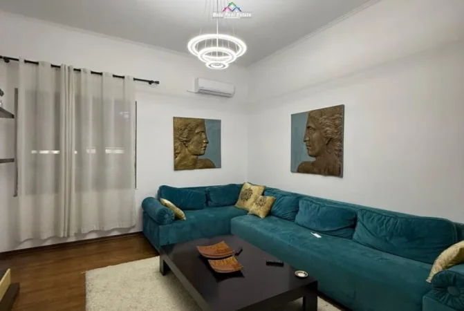 Tirane, jepet me qera apartament 2+1 Kati 4, 120 m² 1.200 € (Rruga e Dibres)