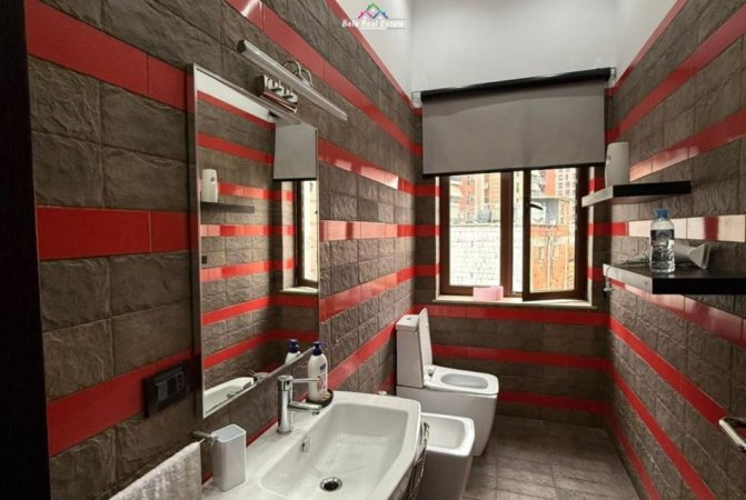 Tirane, jepet me qera apartament 2+1 Kati 4, 120 m² 1.200 € (Rruga e Dibres)