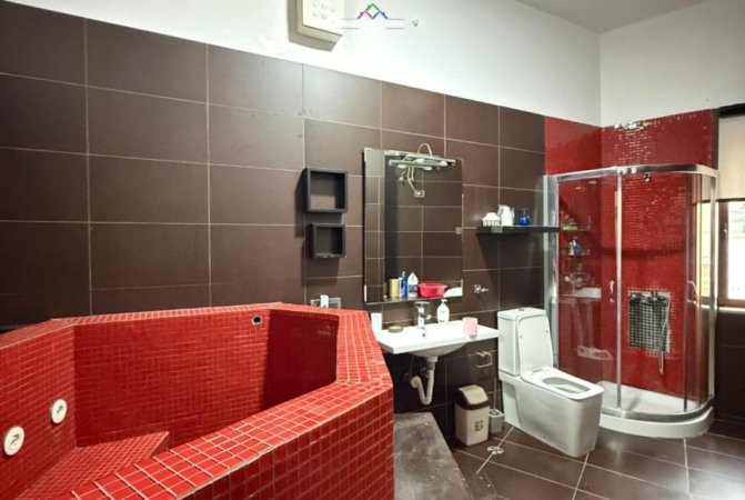 Tirane, jepet me qera apartament 2+1 Kati 4, 120 m² 1.200 € (Rruga e Dibres)