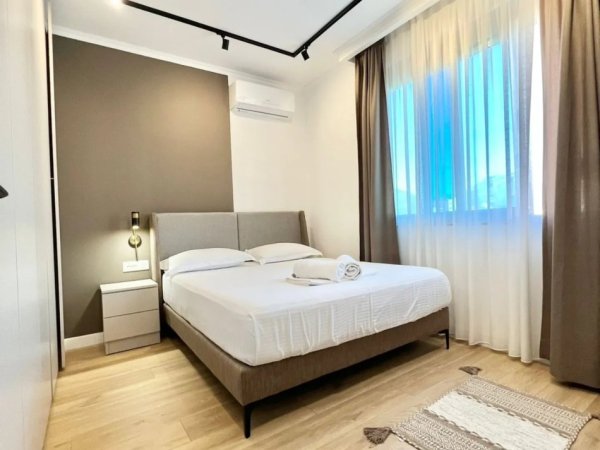 Tirane, shitet apartament 1+1 , 130 m² 350.000 € 