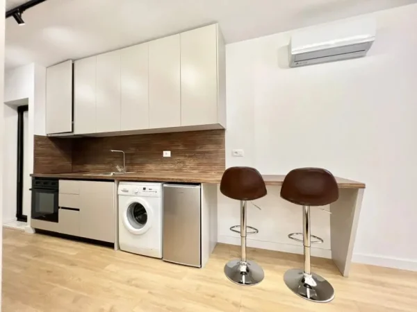 Tirane, shitet apartament 1+1 , 130 m² 350.000 € 