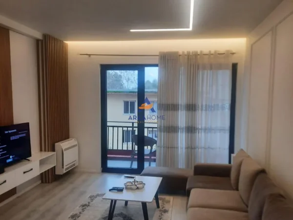 Tirane, jepet me qera apartament 2+1+Ballkon Kati 3, 123 m² 750 € 