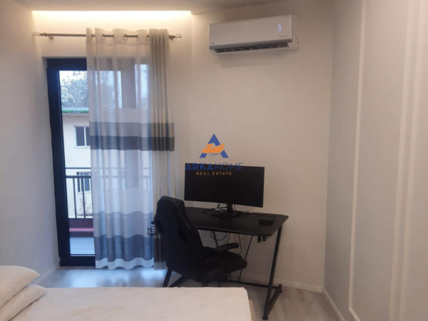 Tirane, jepet me qera apartament 2+1+Ballkon Kati 3, 123 m² 750 € 