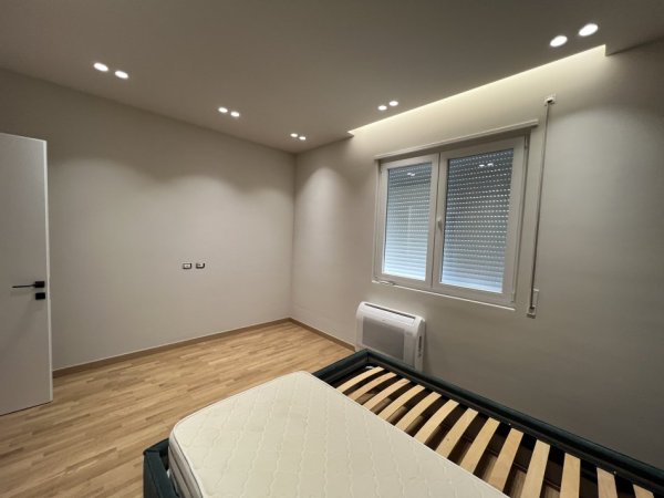 Tirane, shitet apartament 1+1+Ballkon Kati 4, 71 m² 120.000 € (White Palace)