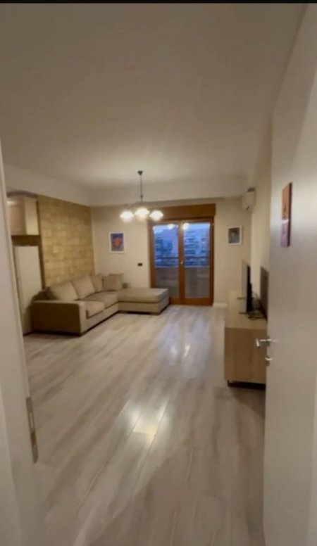 Tirane, shitet apartament 3+1+Aneks+Ballkon , 112 m² 360.000 € (9 katshet)