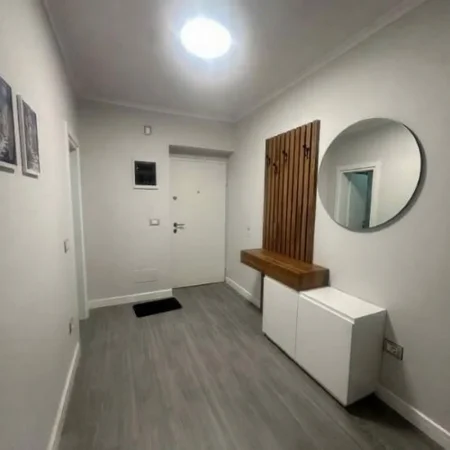 Tirane, jepet me qera apartament 1+1 Kati 1, 60 m² 570 € (Dhanas Ziko)