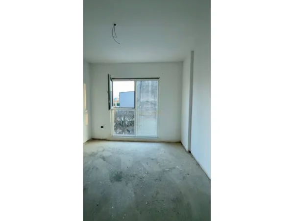 Tirane, shitet apartament 1+1+Ballkon Kati 1, 72 m² 66.387 € (Kamez)