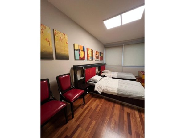 Tirane, jepet me qera apartament 3+1+Ballkon Kati 9, 196 m² (ETC)