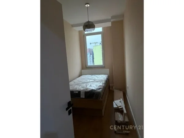 Tirane, jepet me qera apartament 2+1+Ballkon Kati 6, 95 m² 600 € (bulevardi i ri tek hipoteka)