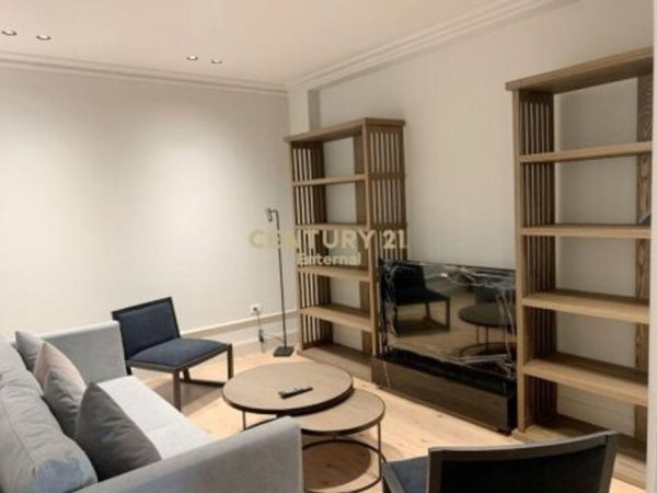 Tirane, jepet me qera apartament 1+1+Ballkon Kati 6, 85 m² 750 € (komuna e parisit)