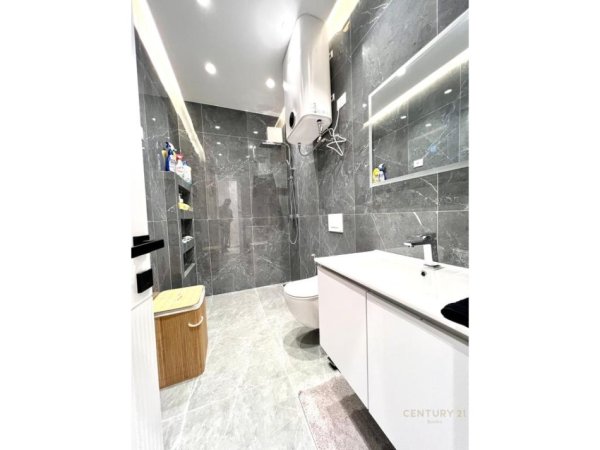 Tirane, jepet me qera apartament 1+1+Ballkon Kati 6, 66 m² 750 € (zogu i zi mine peza)