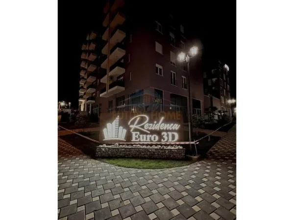 Tirane, shitet apartament Kati 3, 102 m² 200.000 €