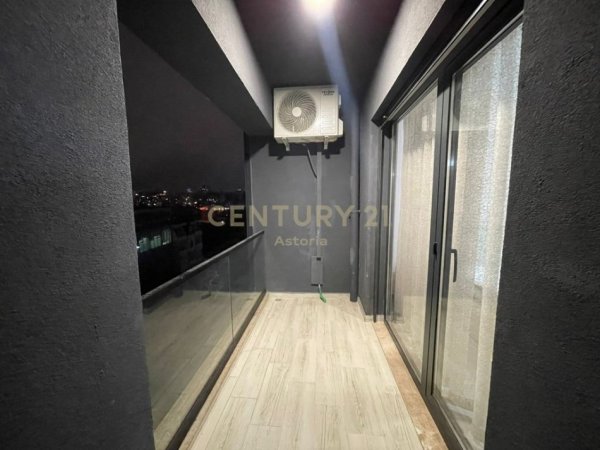 Tirane, jepet me qera apartament 1+1+Ballkon Kati 5, 77 m² 500 € (feizi himso unaza e re)