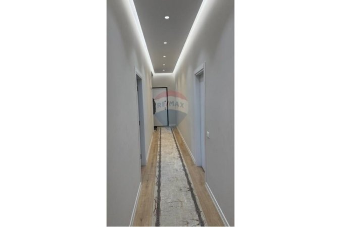 Tirane, jepet me qera apartament 2+1+Ballkon Kati 5, 123 m² 1.000 € (Kompleksi Arlis)