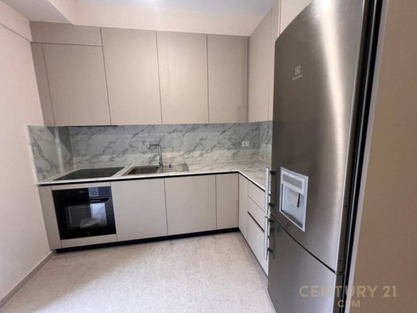 Tirane, jepet me qera apartament 1+1 Kati 1, 55 m² 450 € (komuna e parisit)