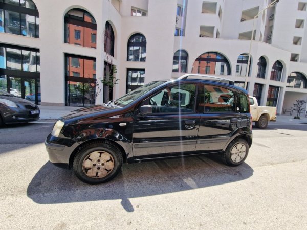 Tirane, shes makine Fiat Benzin, e zeze manuale Kondicioner 1.999 €