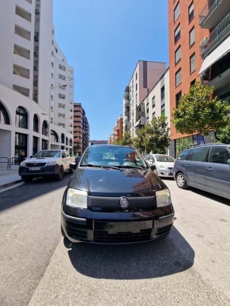 Tirane, shes makine Fiat Benzin, e zeze manuale Kondicioner 1.999 €