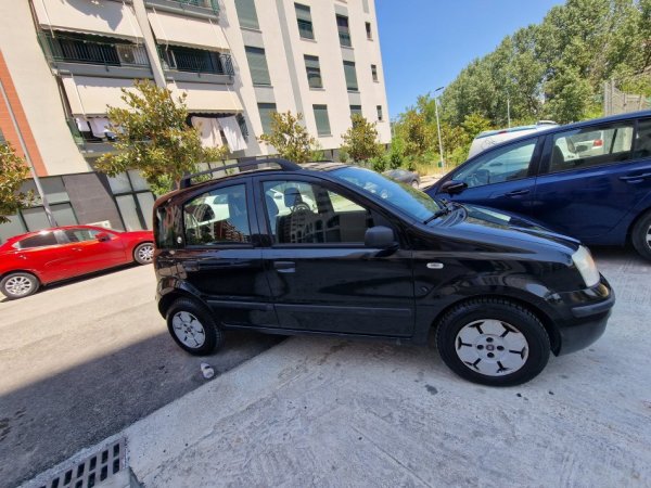 Tirane, shes makine Fiat Benzin, e zeze manuale Kondicioner 1.999 €