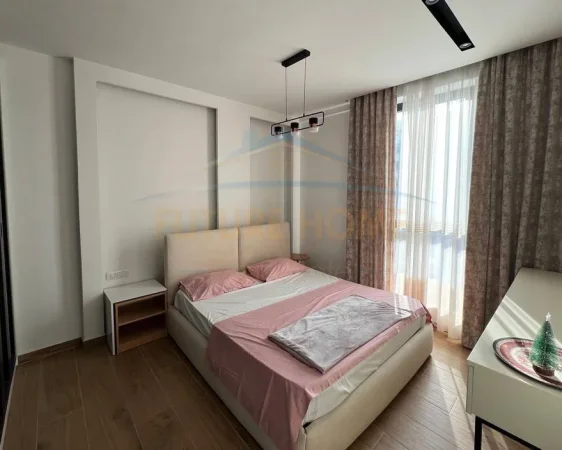 Qera, Apartament 1+1+Post Parkimi, Rruga e Barrikadave, Tiranë