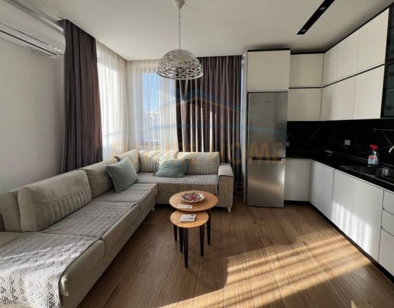 Qera, Apartament 1+1+Post Parkimi, Rruga e Barrikadave, Tiranë