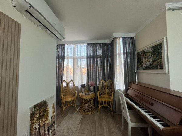 Tirane, jepet me qera apartament 3+1 , 120 m² 1.500 € (Stadiumi Dinamo)