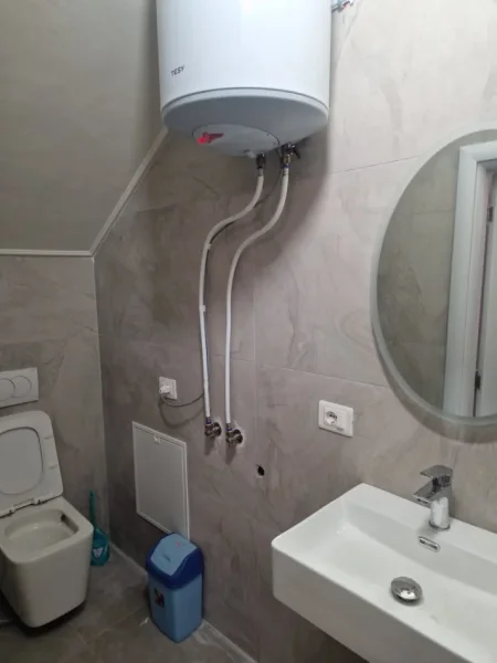 Tirane, jepet me qera apartament 2+1 Kati 0, 85 m² 700 € (STACIONI TRENIT)