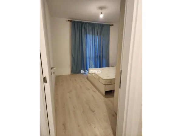 Tirane, jepet me qera apartament 2+1+Ballkon Kati 4, 90 m² 500 € (Univers City)