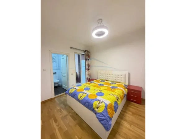 Qera, Apartament 2+1+2, Rrethrrotullimi Unaza e Re, Tiranë.