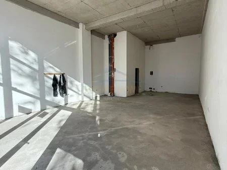 Tirane, jepet me qera ambjent biznesi Kati 0, 80 m² 2.500 € (RRUGA DRITAN HOXHA)