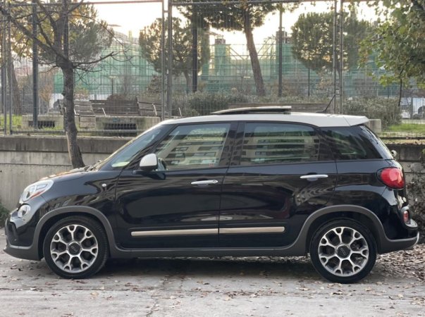 Tirane, shes makine Fiat 500 L Benzin, e zeze automatik Klima 157.000 km 6.900 €