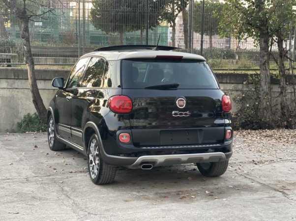 Tirane, shes makine Fiat 500 L Benzin, e zeze automatik Klima 157.000 km 6.900 €