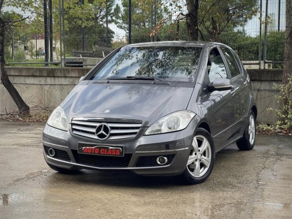 Tirane, shes makine Benz A150 Benzin, gri metalizato automatik Klima 184.000 km 4.600 €
