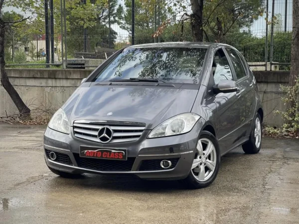 Tirane, shes makine Benz A150 Benzin, gri metalizato automatik Klima 184.000 km 5290 €