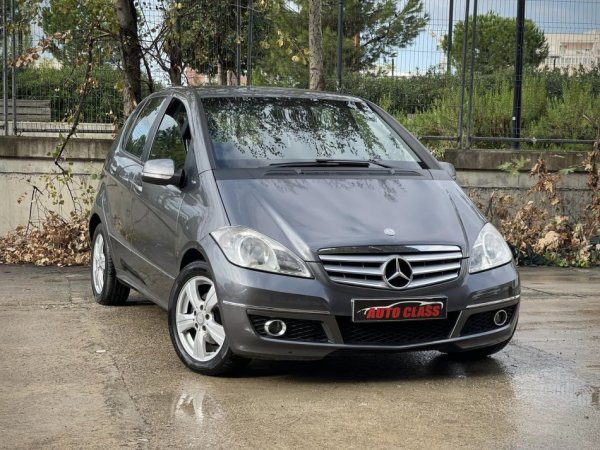 Tirane, shes makine Benz A150 Benzin, gri metalizato automatik Klima 184.000 km 4.600 €