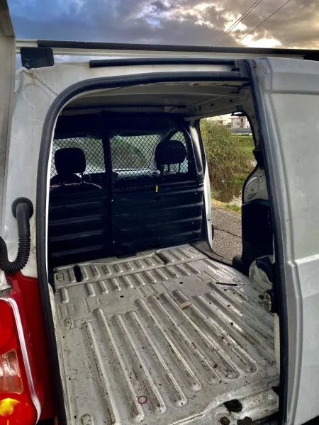 Kavaje, Shitet citroen berlingo motor 1.6  Nafte, e bardhë manuale Kondicioner 19.600 km 3.700 €