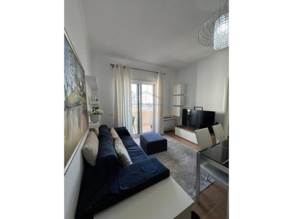 Durres, jepet me qera apartament 1+1+Ballkon Kati 8, 39 m² 450 € 